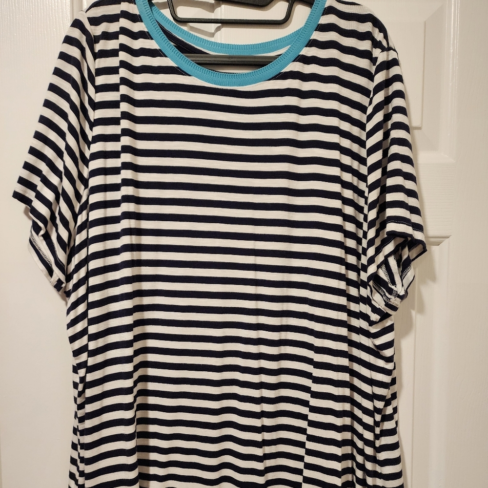 Women's plus size Lane Bryant short-sleeve lightweight sweater